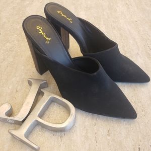 Qupid nubuck pointed toe block heel mule size 10